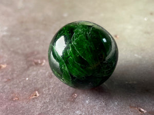 Chrome diopside sphere - 1"