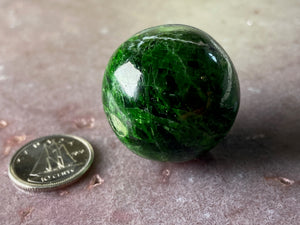 Chrome diopside sphere - 1"